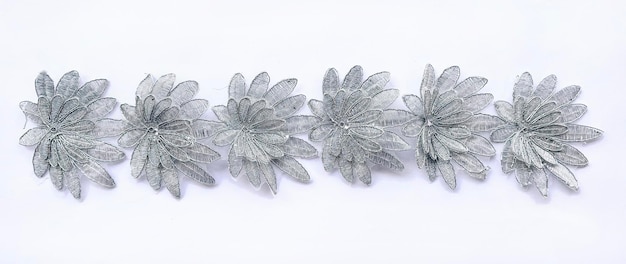 Haftowany motyw roślinny